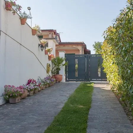 ベッド・アンド・ブレックファスト Le Fresie 3*